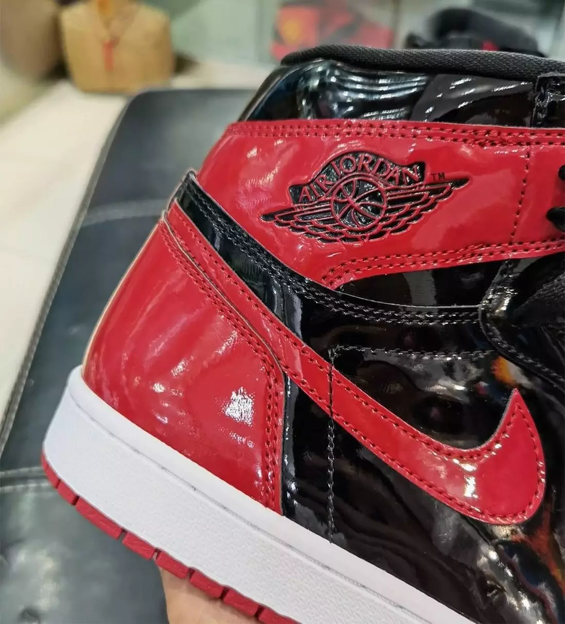 Air Jordan 1 High OG Bred Patent 555088-063 Дата на издаване