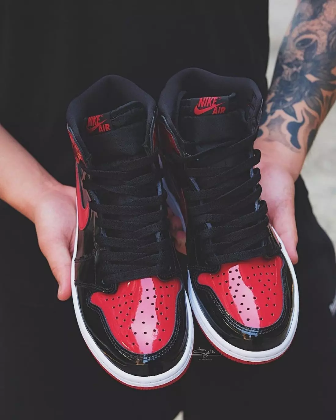 Air Jordan 1 High Bred 555088-063 számú szabadalom Kiadás dátuma