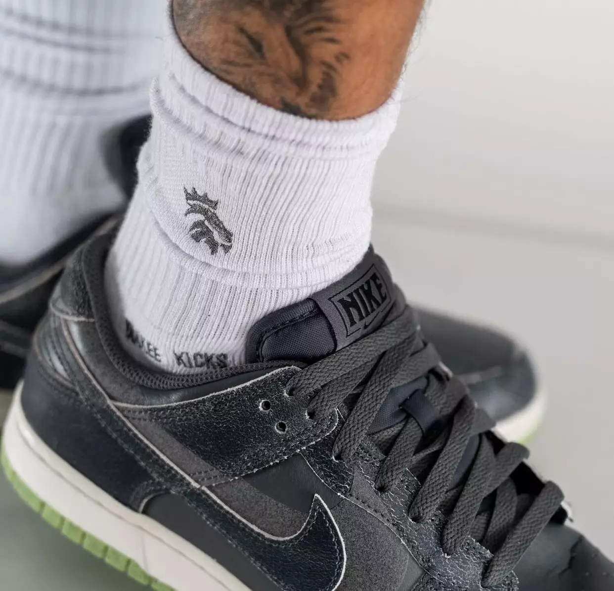 Nike Dunk Low Iron Grey DQ7681-001 Išleidimo data ant kojų