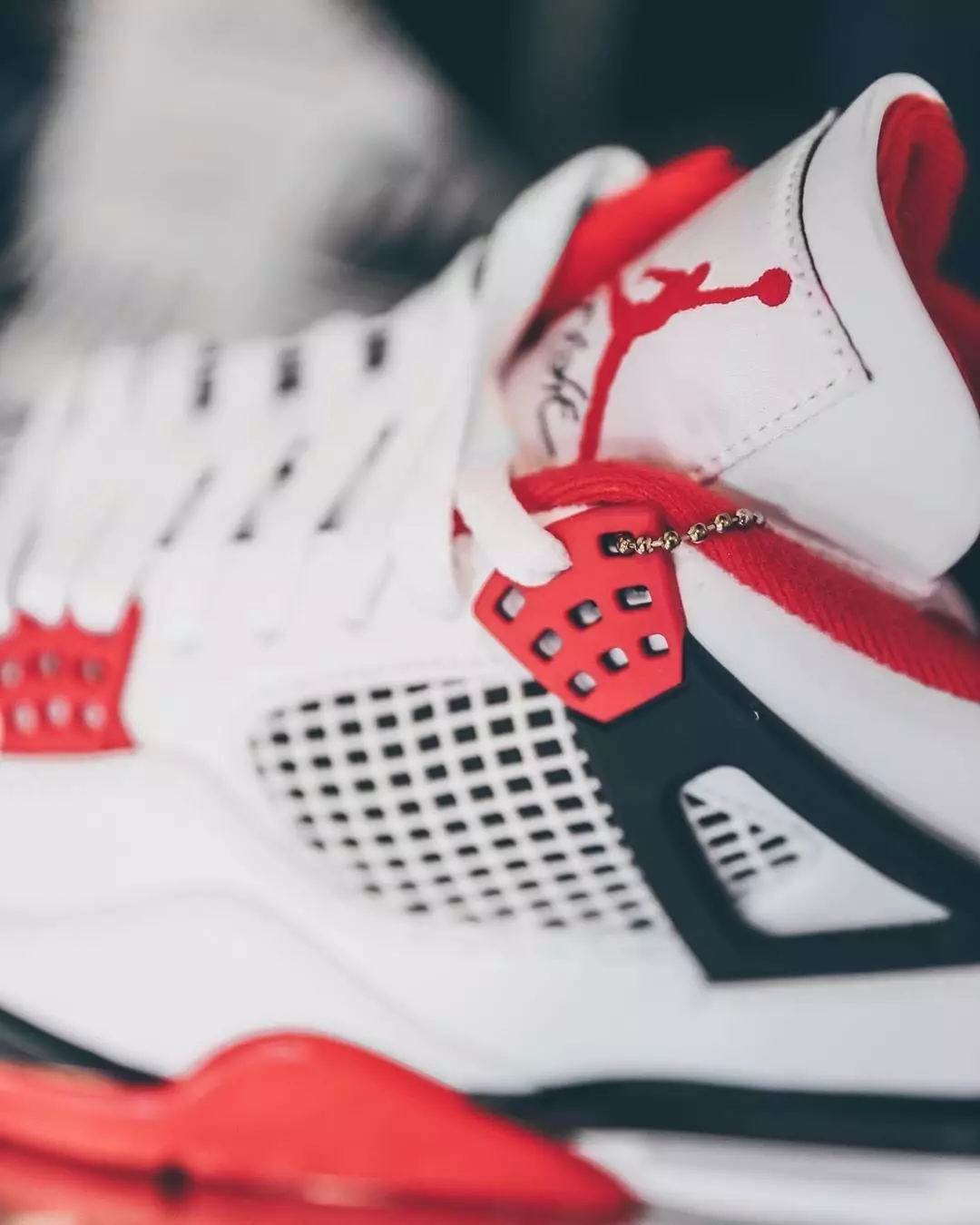 Інформація про дату випуску Air Jordan 4 Fire Red 2020 DC7770-160