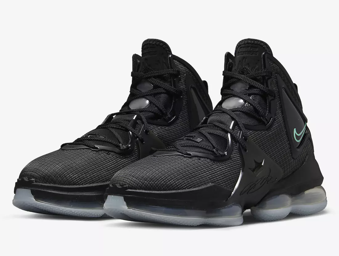 Nike LeBron 19 Siyah ve Su Renklerinde Görünüyor