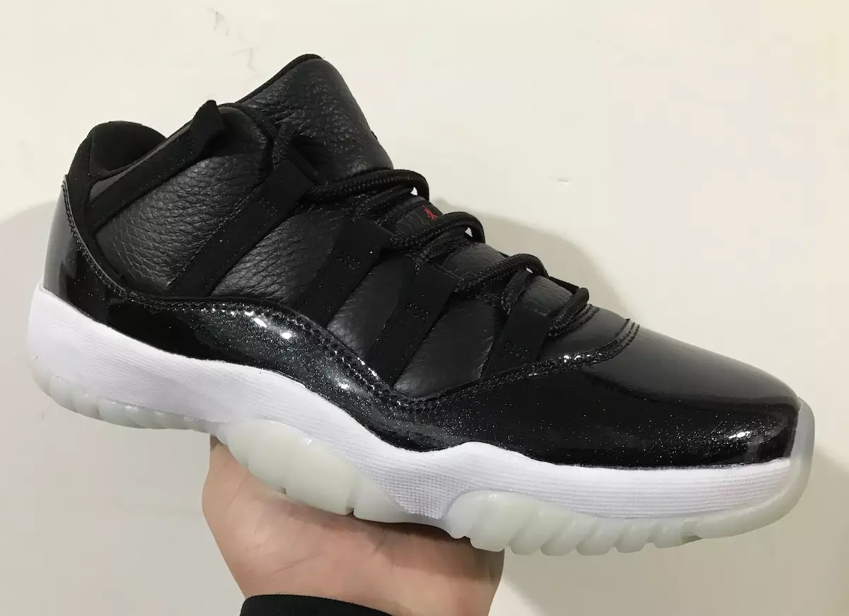 Air Jordan 11 Low 72-10 AV2187-001 Releasedatum In de hand