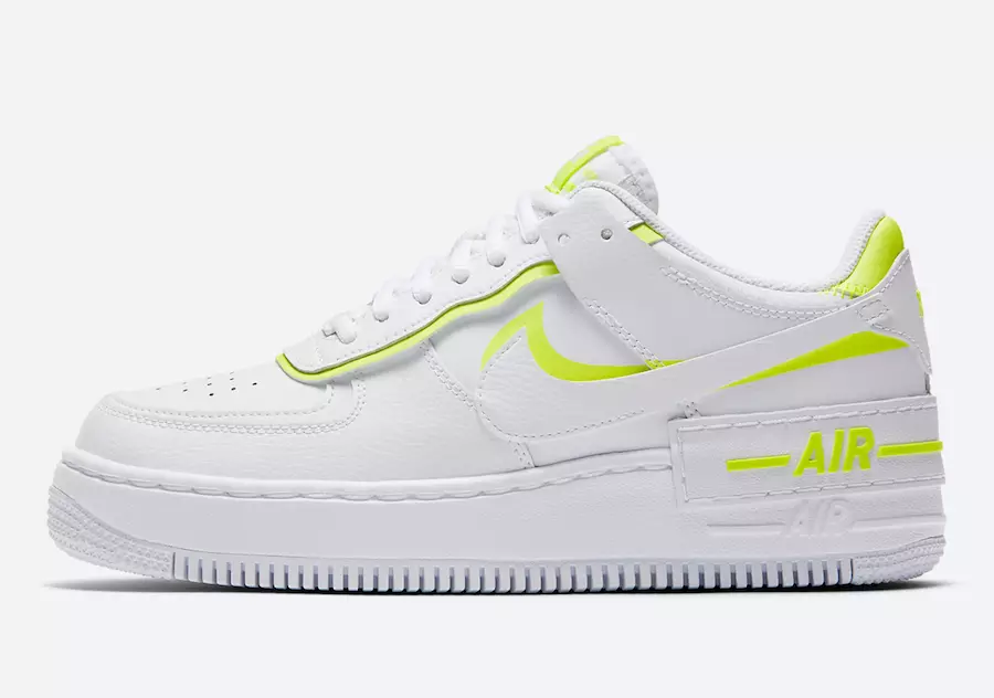 Nike Air Force 1 Shadow in Weiß mit gelben Akzenten