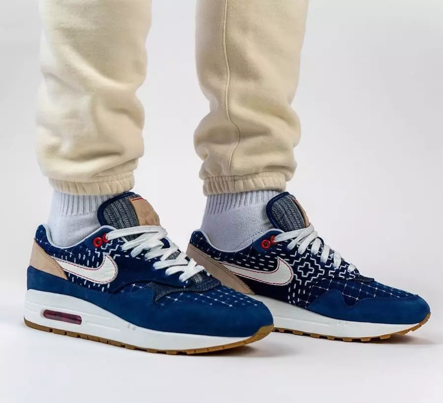 DENHAM Nike Air Max 1 CW7603-400 Tanggal Rilis Di Kaki