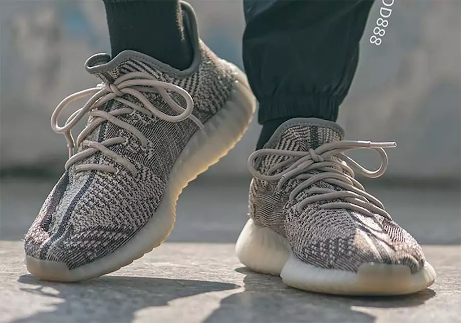 تاریخ انتشار آدیداس Yeezy Boost 350 V2 Zyon FZ1267 On-Feet