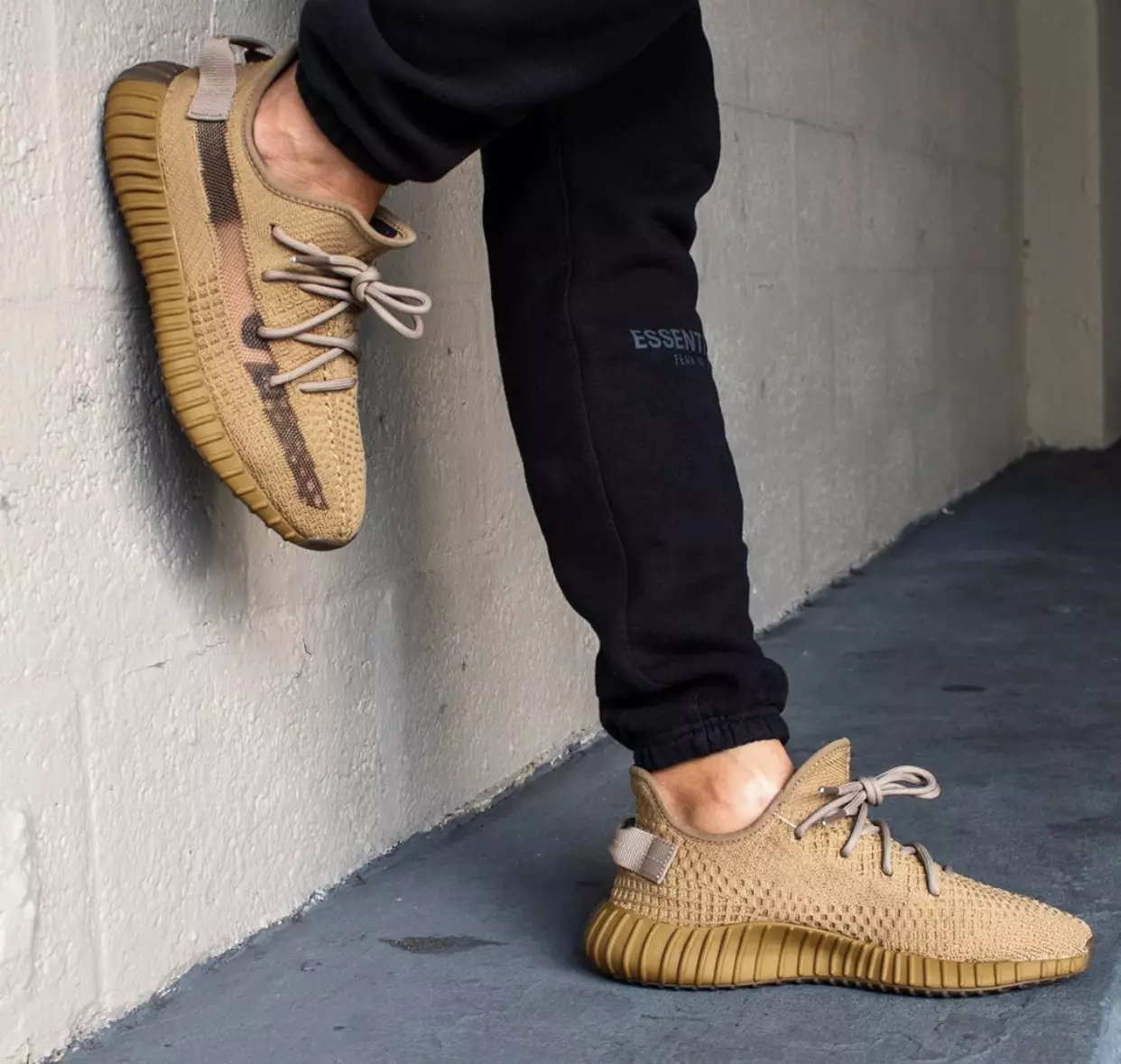 adidas Yeezy Boost 350 V2 Earth FX9033 Data lansării On-Feet