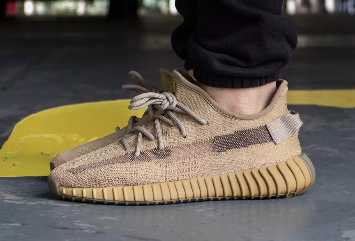 adidas Yeezy Boost 350 V2 Earth FX9033 Дата на издаване на крака