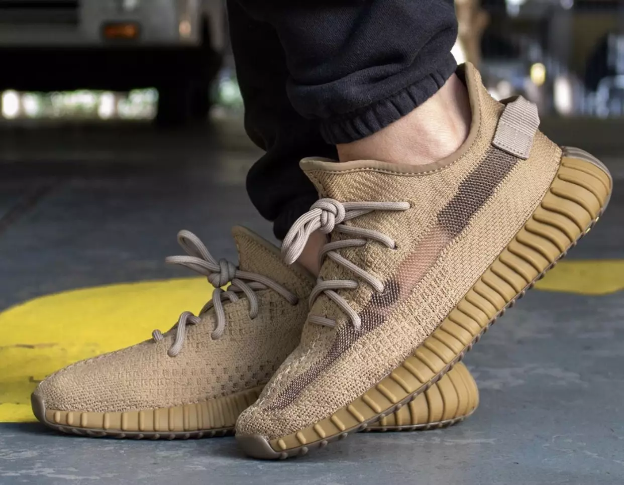 adidas Yeezy Boost 350 V2 Earth FX9033 Data e publikimit në këmbë