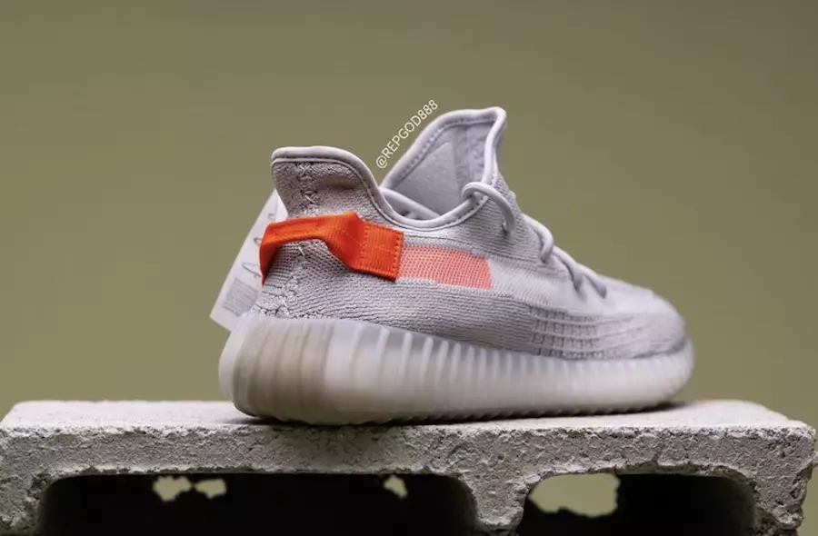 adidas Yeezy Boost 350 V2 Tail Light FX9017 шығарылым күні