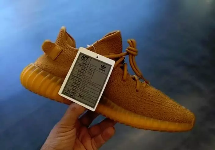 Vzorky adidas Yeezy Boost 350 V2 zlatá okrová