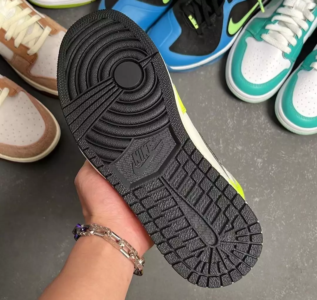 Air Jordan 1 Visionaire 555088-702 Tanggal Rilis