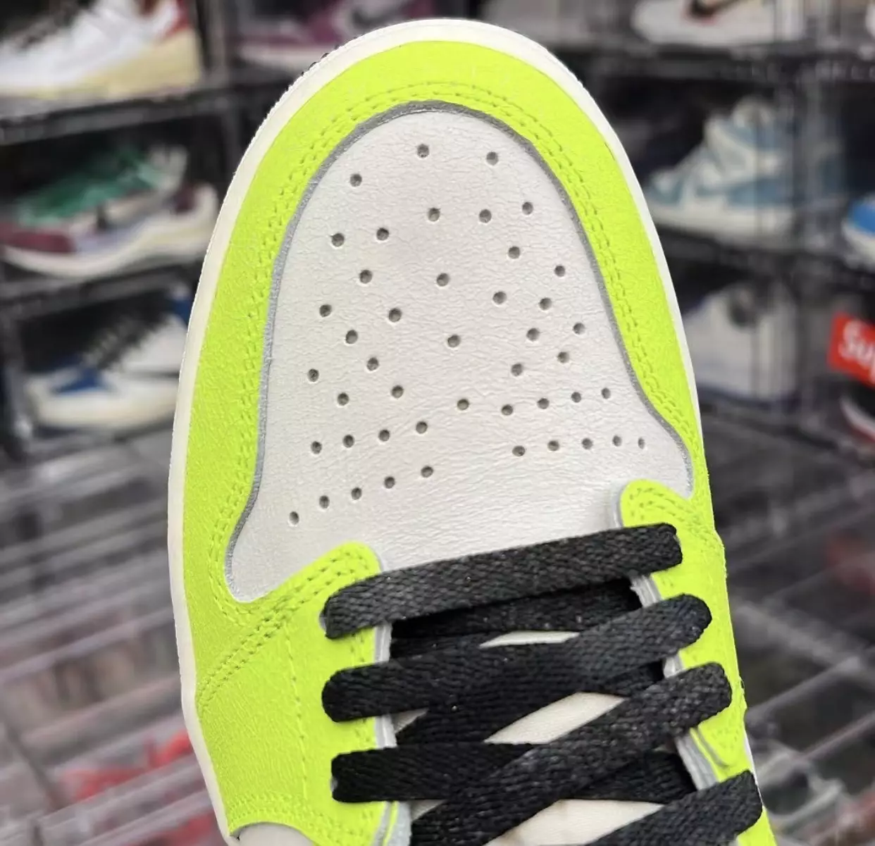 Air Jordan 1 Volt 555088-702 Data e Lëshimit