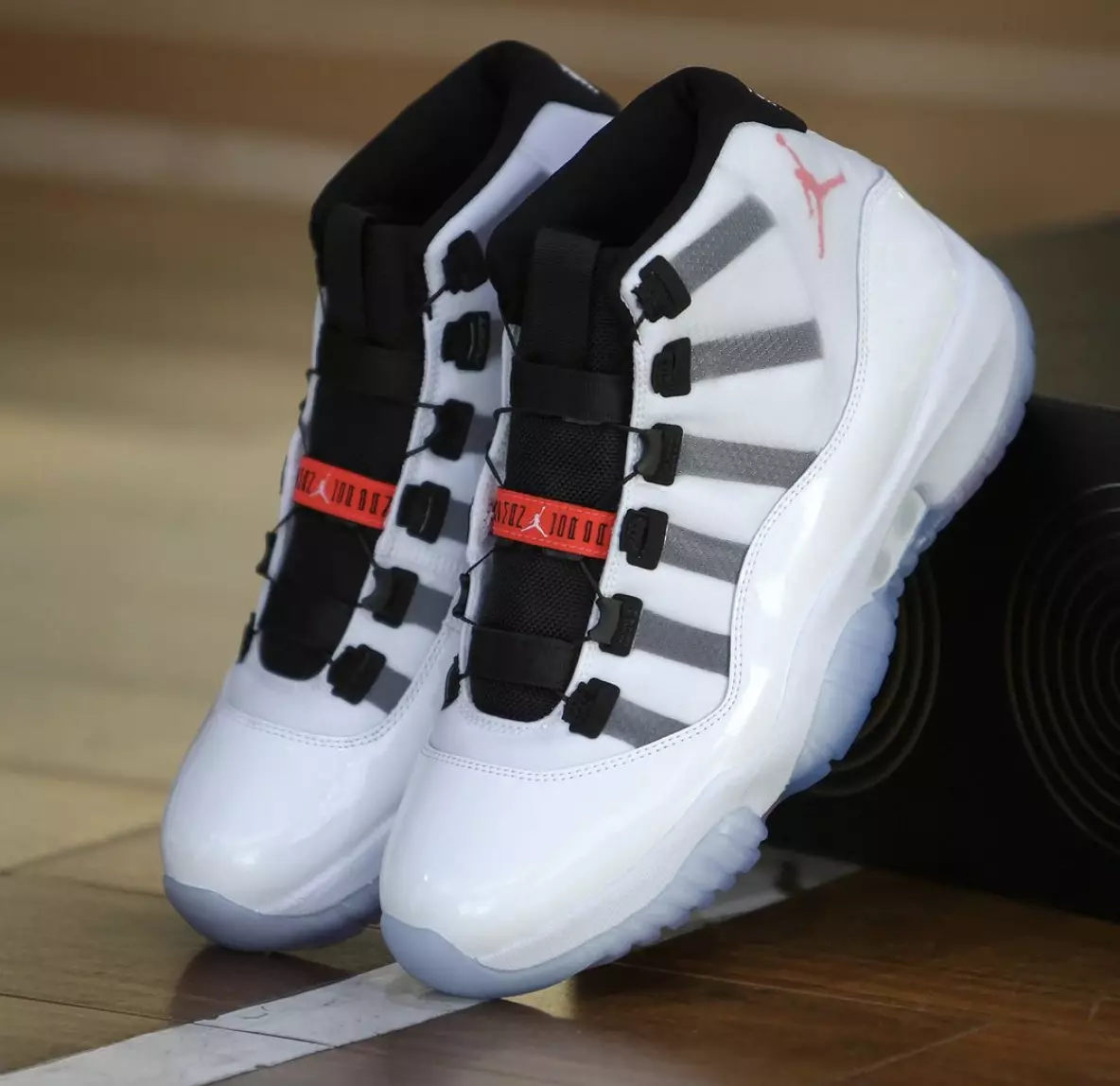 Air Jordan 11 אַדאַפּט DA7990-100 מעלדונג טאָג פּרייסינג