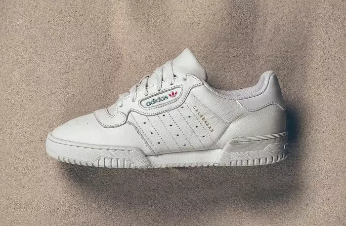 adidas Yeezy PowerPhase Rang: Yadro oq/Yadro oq Uslub kodi: CQ1693 Chiqarilgan sana: 4-iyun, 2017-yil Narxi: $120