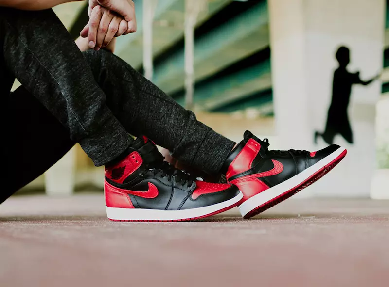 Air Jordan 1 Retro Yüksek OG Yasaklandı Getirildi