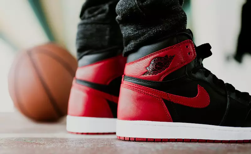 Air Jordan 1 Retro Yüksek OG Yasaklandı Getirildi