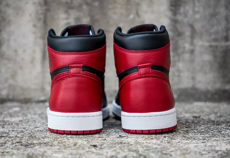 Air Jordan 1 აკრძალული შავი Varsity წითელი თეთრი