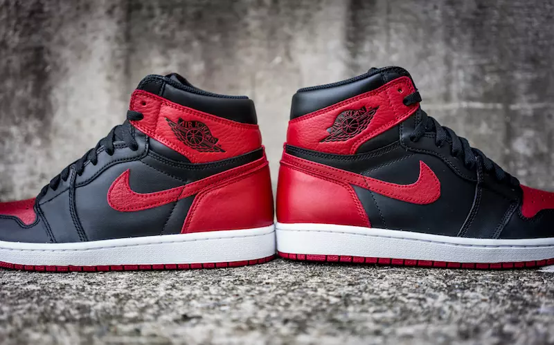 Air Jordan 1 Banned Zwart Varsity Rood Wit