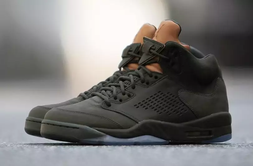 Vegye fel az Air Jordan 5 Premium Retro járatot