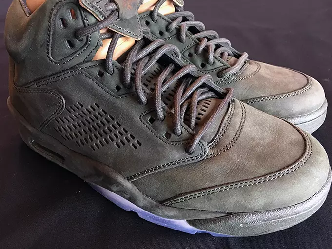 Сядьте на рейс Air Jordan 5 881432-305