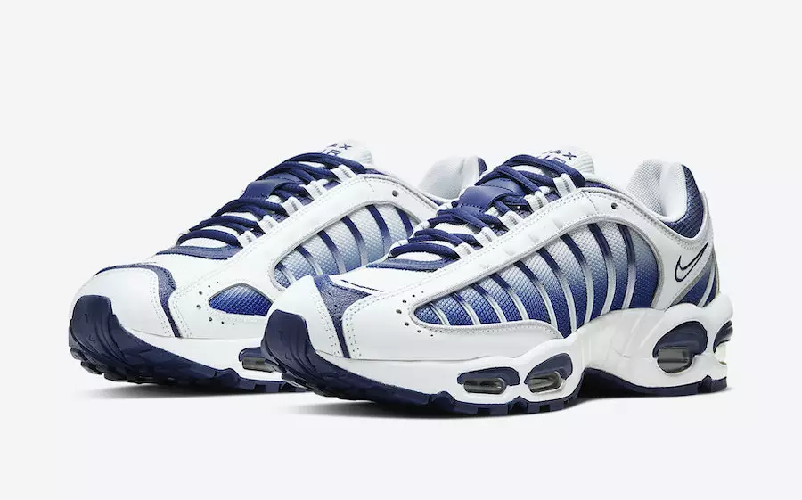 يحصل حذاء Air Max Tailwind 4 من Nike على تغيير باللونين الأبيض والأزرق