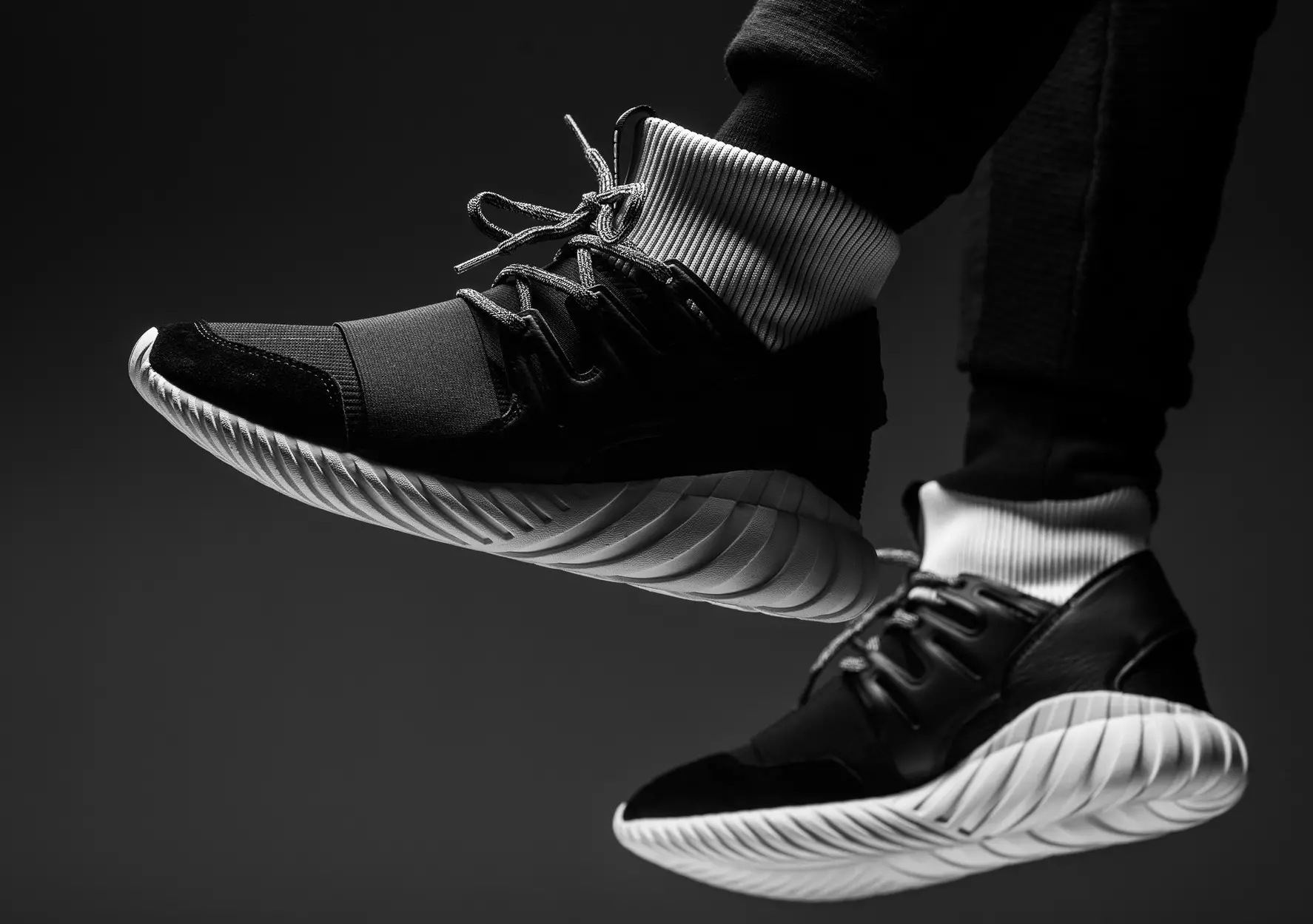 حزمة Yin Yang من adidas Tubular Doom باللون الأسود والأبيض