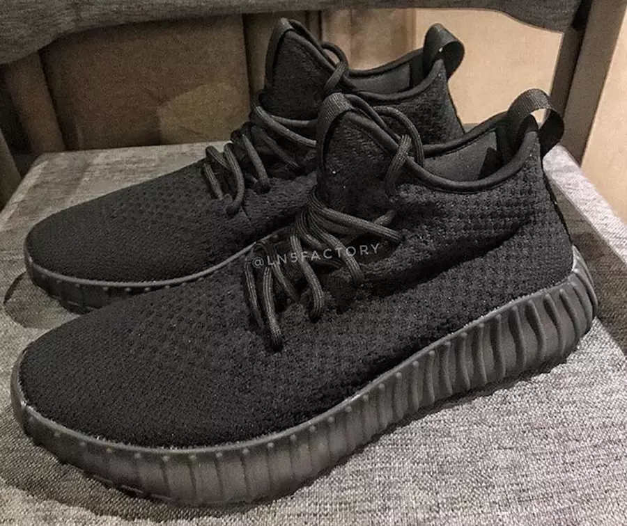 Adidas Yeezy Boost 650 kolmekordne must