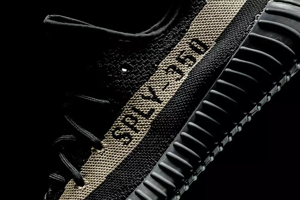 Yeezy Boost 350 V2 レッド コッパー グリーン 発売日