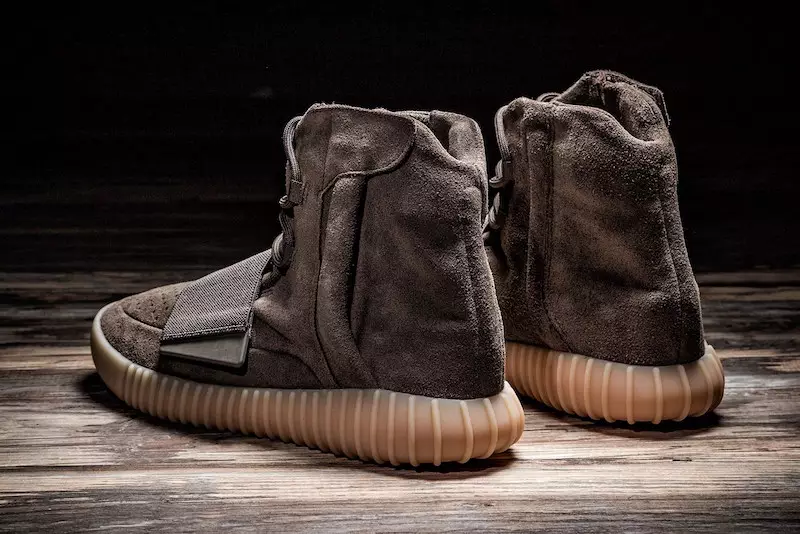 adidas Yeezy Boost 750 ချောကလက်အညိုရောင်