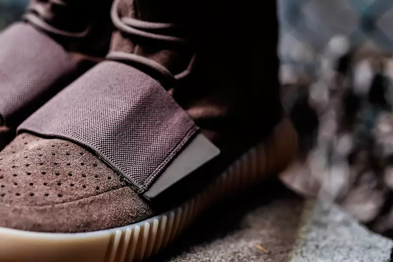 adidas Yeezy Boost 750 초콜렛 라이트 브라운 온 풋