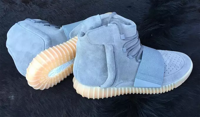 Ing'aa kwenye Giza la Yeezy 750 Boost