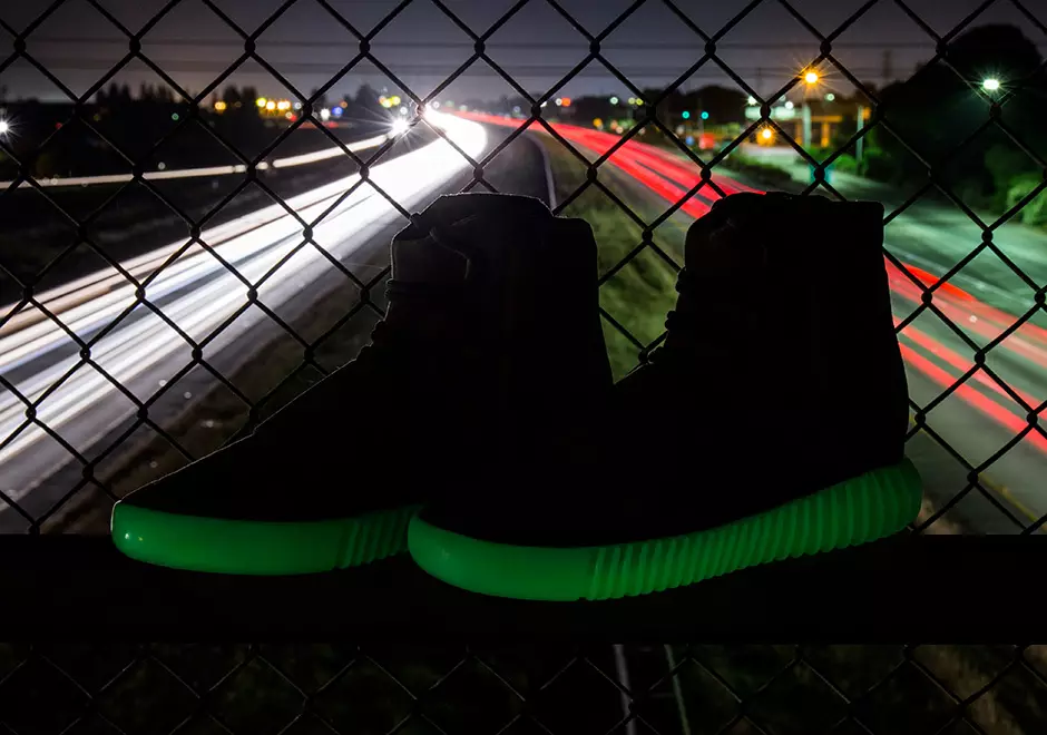 Қараңғыдағы жарқырау Yeezy 750 Boost