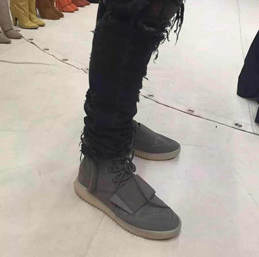 أديداس Yeezy جراي