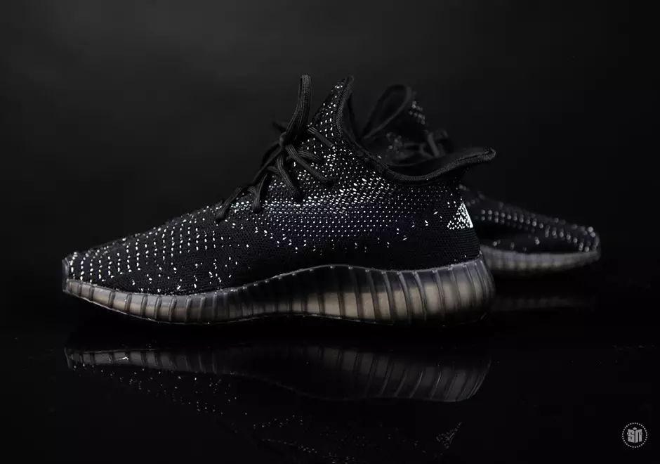 Adidas Yeezy 550 Treisiú Dubh Bán