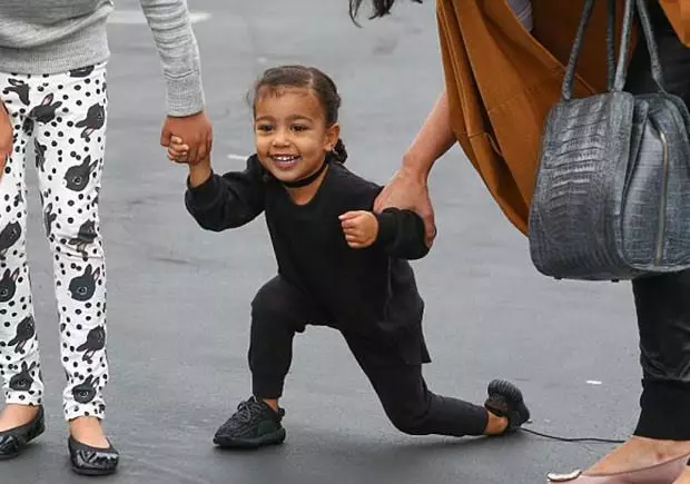 Kim K confirme l'arrivée des bébés adidas Yeezy 350