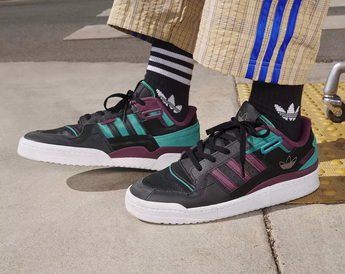 Adidas Forum Exhibit Low Releasing в цвят Victory Crimson и Glory Green