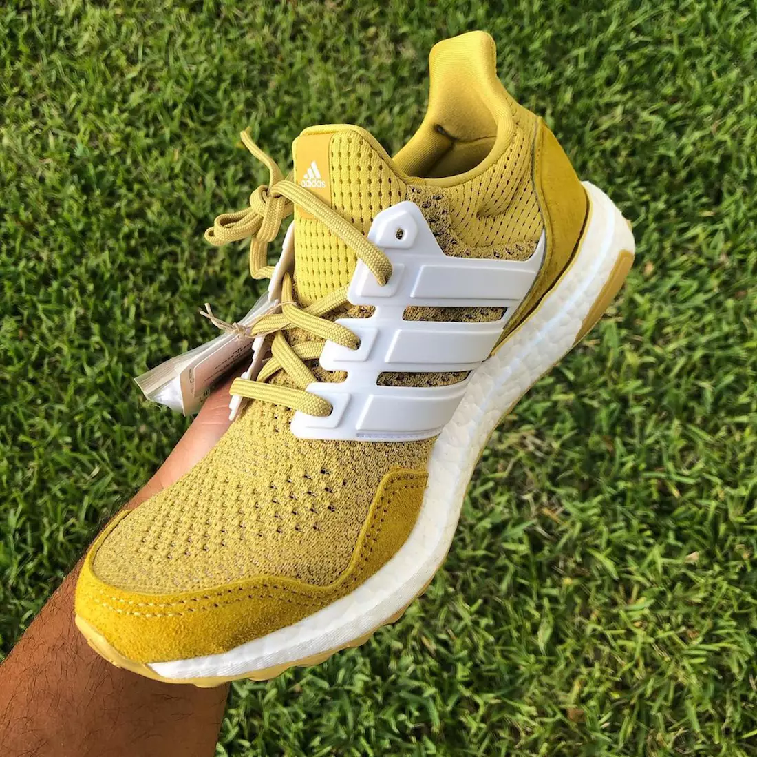 Extra Butter Хушо Gilmore adidas Ultra Boost Gold куртаи тиллоӣ санаи барориши