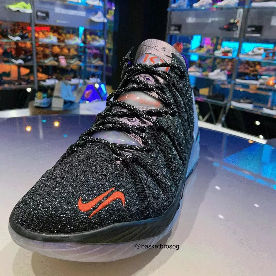 Килиан Мбаппе Nike LeBron 18 шығарылым күні