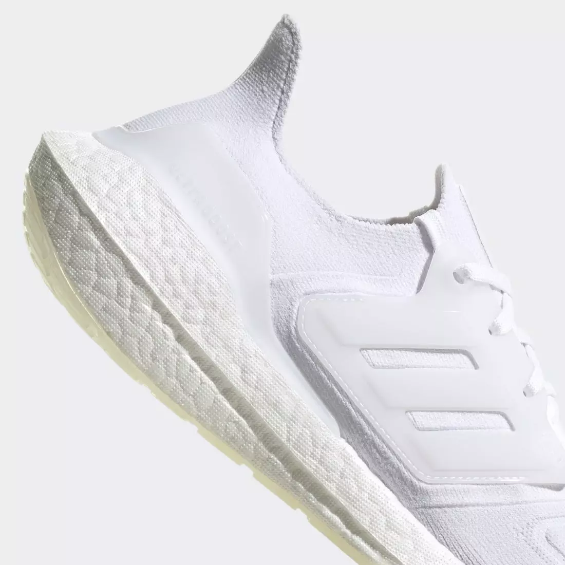 Санаи барориши adidas Ultra Boost 2022 Triple White GX5459