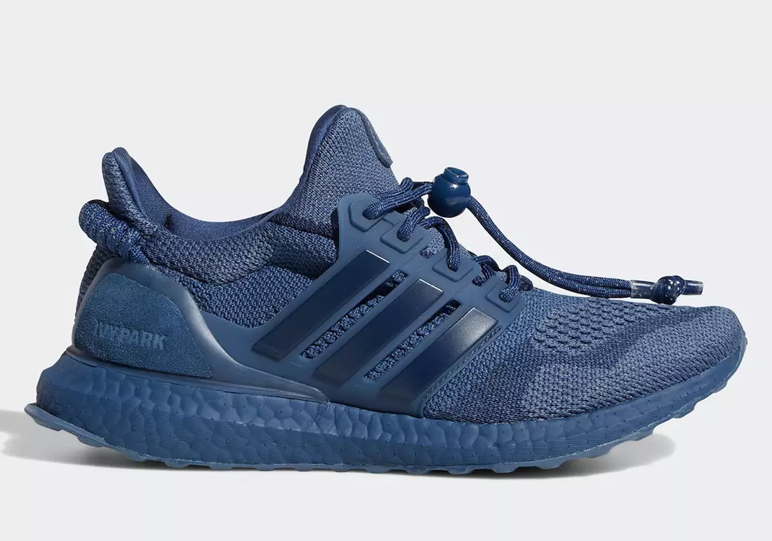 Beyoncé's Ivy Park x adidas Ultra Boost OG Zréck an Navy