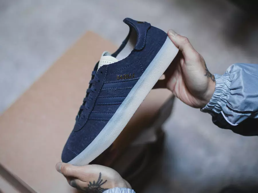 Confezione realizzata da adidas Originals