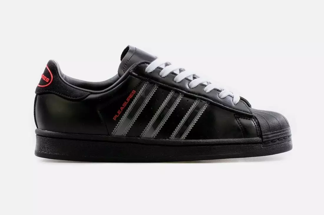 УДОВОЛСТВИЯ Пускат своя собствена adidas Superstar