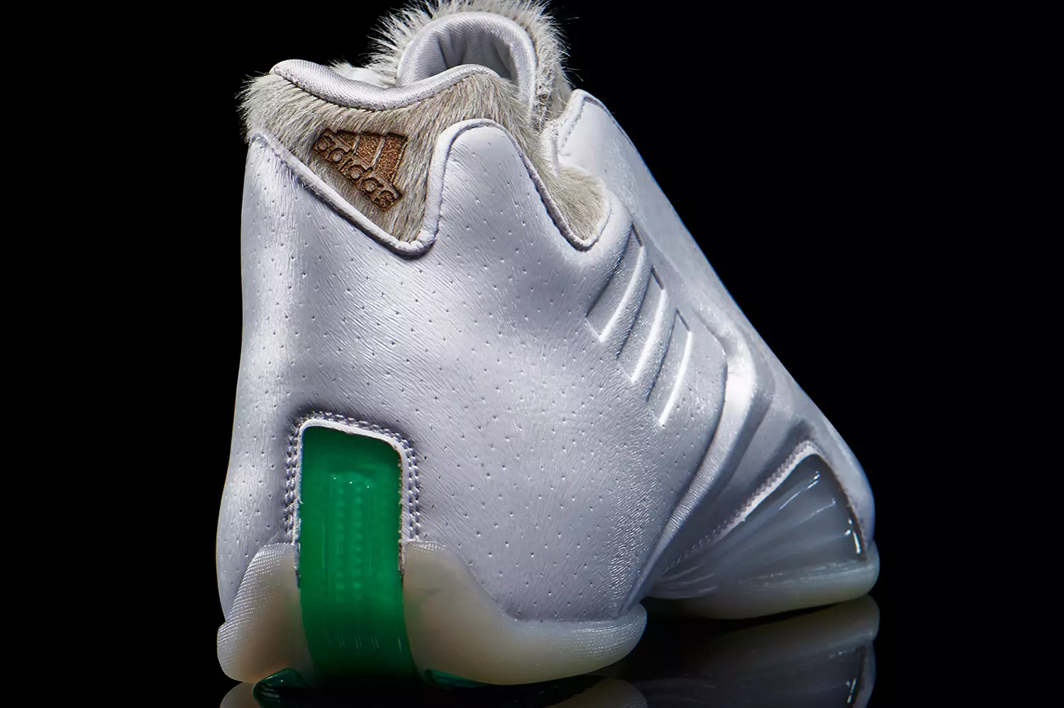 adidas Aurora Borealis All Star Triple White Glow пакеті