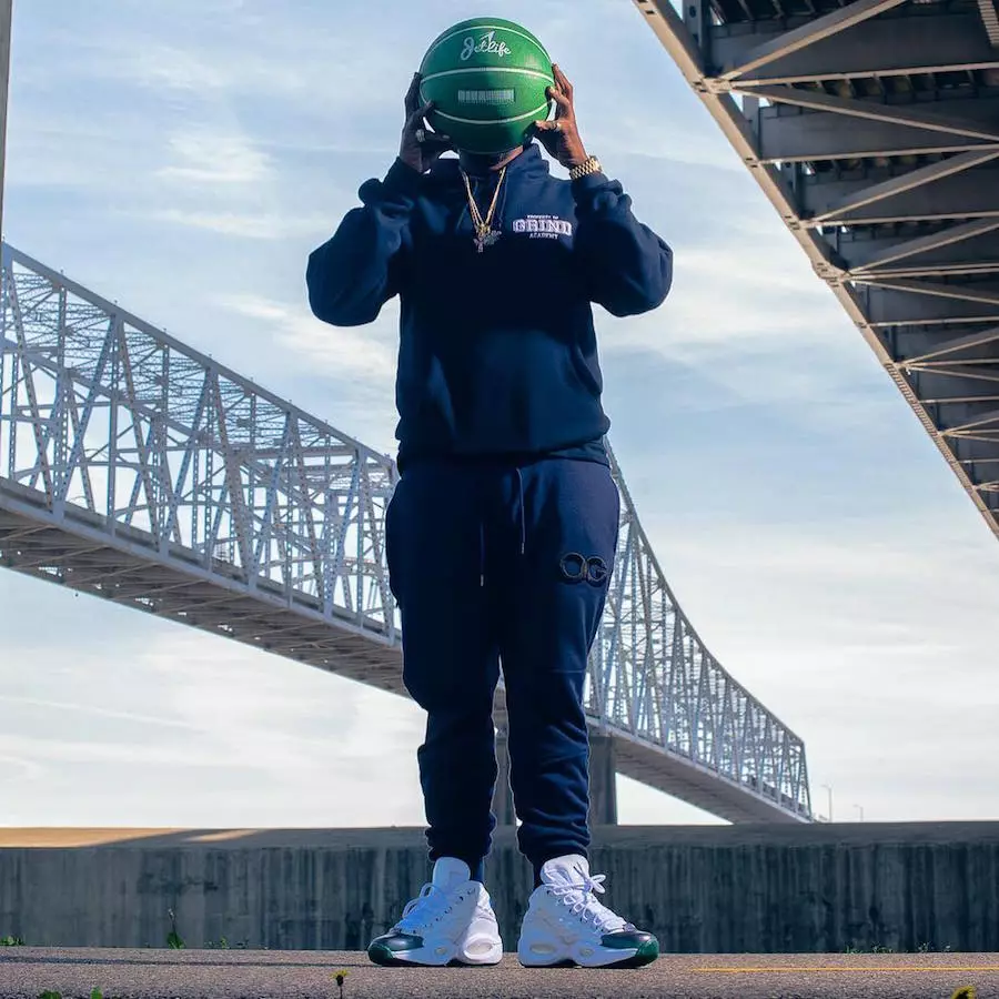 Câu hỏi Currensy Reebok Jet Life