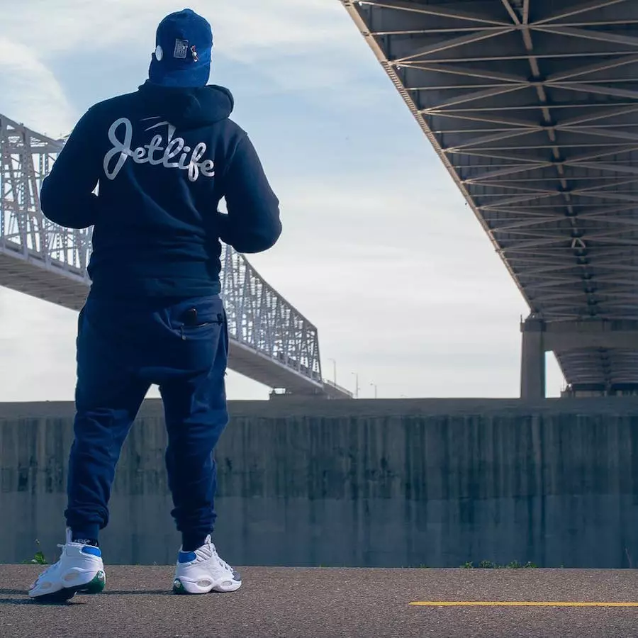 Câu hỏi Currensy Reebok Jet Life