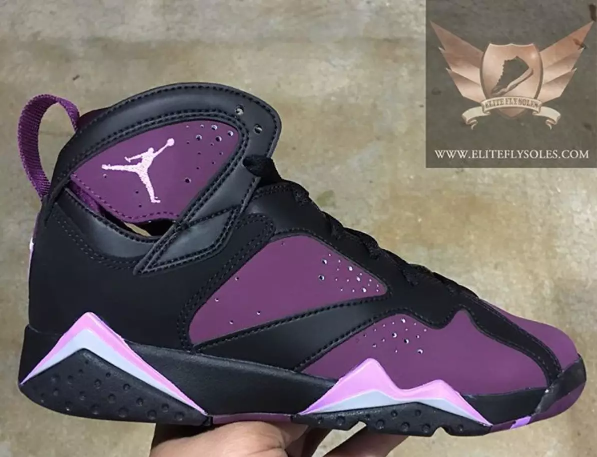 Air Jordan 7 Retro Mulberry