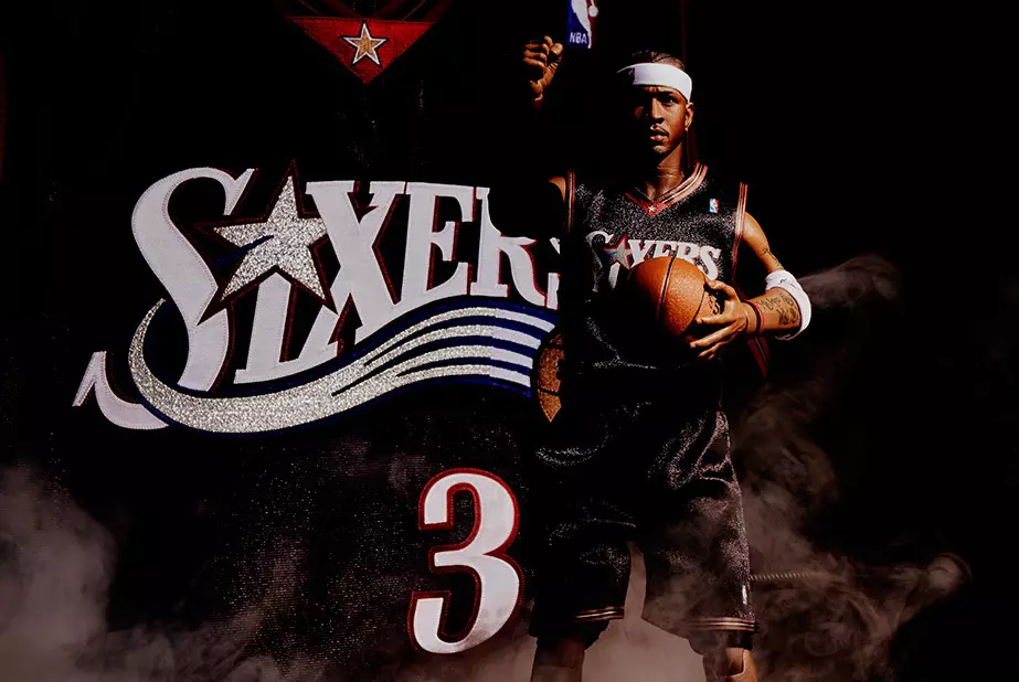 Allen Iverson-figuren feirer sin Hall of Fame-induksjon