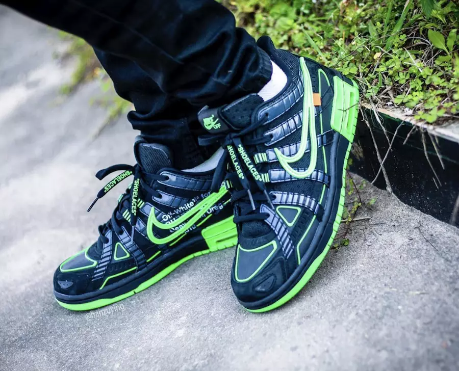 Off-White Nike Air Rubber Dunk Green Strike CU6015-001 Utgivelsesdato på føttene