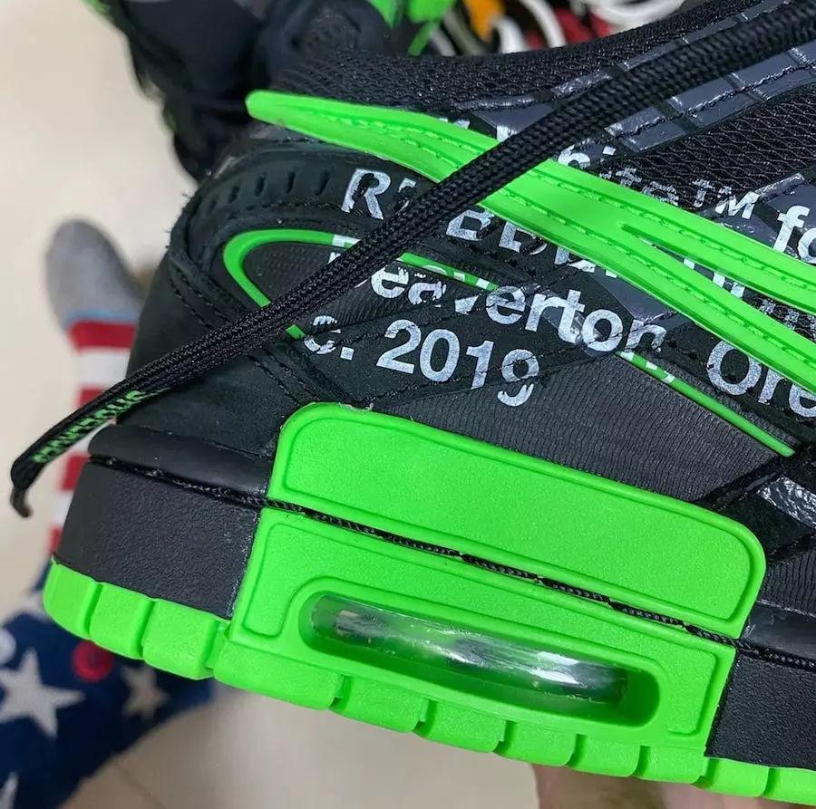 Off-White Nike Air Rubber Dunk Black Green Strike CU6015-001 출시일