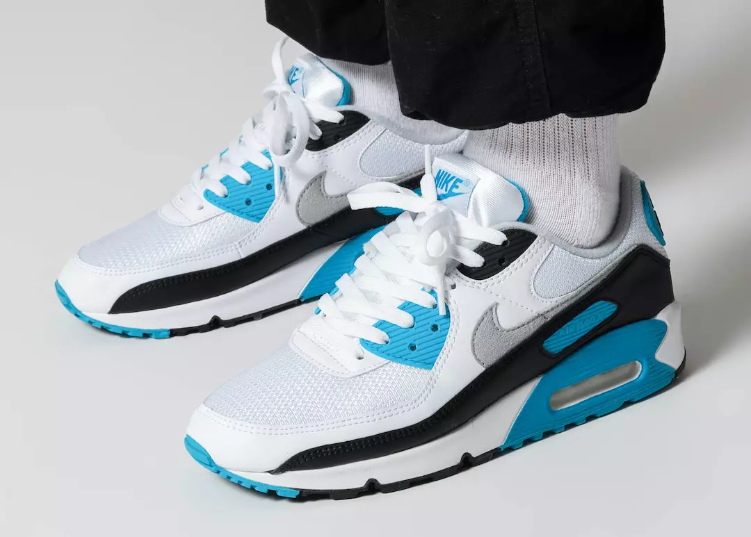 Nike Air Max 90 Laser Bleu CJ6779-100 On-Feet